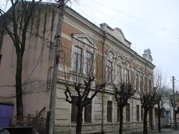 Адміністративний будинок — Червня Чернівці, Чернівці