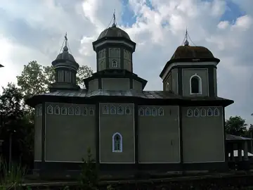 Церква Різдва (Різдва Богородиці) та дзвіниця — загальний вигляд, Байраки