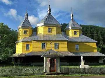 Успенська церква та дзвіниця — загальний вигляд, Розтоки