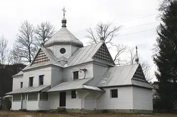 Церква та дзвіниця — загальний вигляд, Брустури