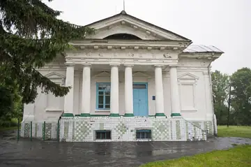 Палацово-парковий ансамбль «Маєток Ілляшівка» — С. Ілляшівка. Палац маєтку. Боковий фасад, Хмельницький район