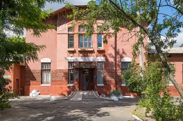 Херсонська міська клінічна лікарня ім. А. і О. Тропіних — Лікарня імені Афанасія та Ольги Тропіних у Херсоні, Херсон