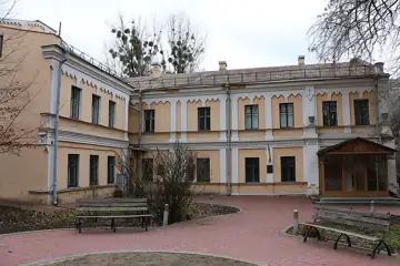 Будинок-музей Миколи Лисенка — Будинок в якому у роках мешкав М. В. Лисенко Саксаганського вул. б, Київ