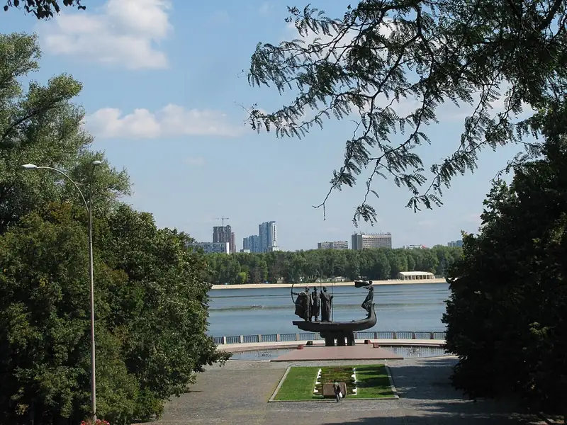 Пам'ятний знак на честь заснування міста Києва — Наводницький парк, Київ, фото 4