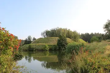 Ярополч — Пагорб де стояв замок Ярополка, Яроповичі