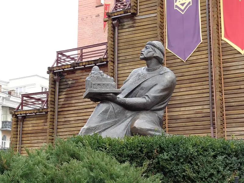 Пам'ятник Ярославу Мудрому (Київ) — Київ Золоті ворота, Київ, фото 3