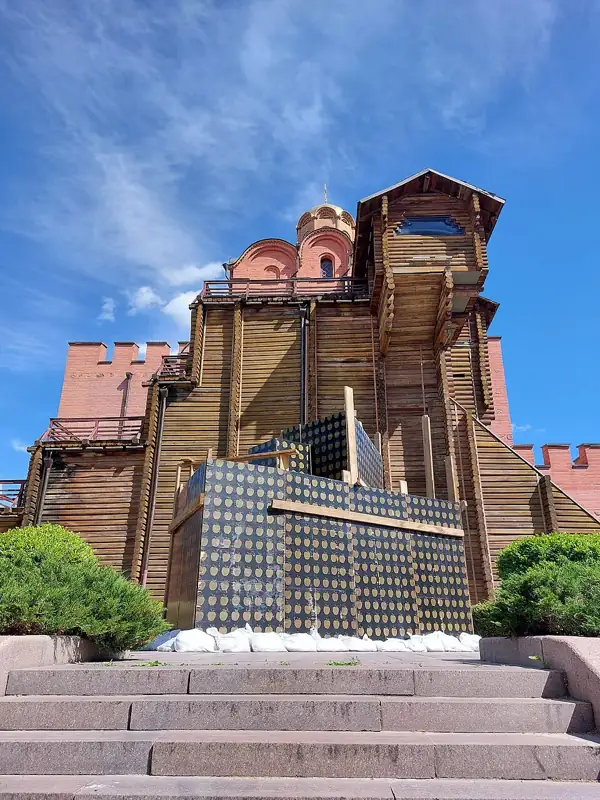 Пам'ятник Ярославу Мудрому (Київ) — вигляд здалеку, Київ